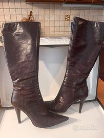 Stivali in vera pelle color marrone scuro