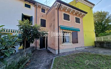 TERRACIELO STORICO DEL '700 CON GIARDINO E BOX AUT