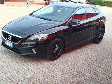 Volvo V40 Cross Country D2 136.000 KM