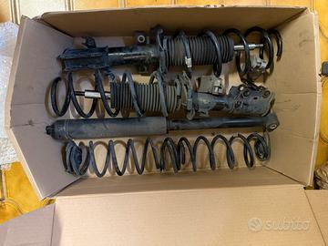 Kit ammortizzatori originali Ford Fiesta 2017< JHH