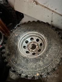 Gomma e cerchio 9.00 r16 allacco 6 fori