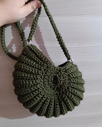 borsa in cordino forma conchiglia 