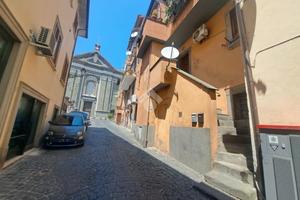 2 LOCALI A ALBANO LAZIALE