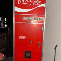 Distributore CocaCola fine anni 80