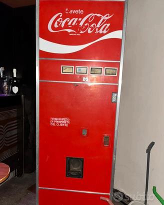Distributore CocaCola fine anni 80