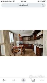 Cucina usata completa di elettrodom. tavolo esedie