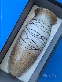 Vaso in vetro decorato