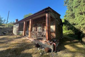 Rustico / Casale di 120 m² con 5 locali e box auto