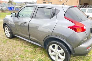 Automobile Nissan Juke