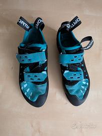 Scarpe da arrampicata, imbrago e magnesite