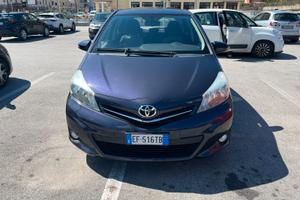 Toyota yaris 1.4 d 90 cv  -2013 lounge