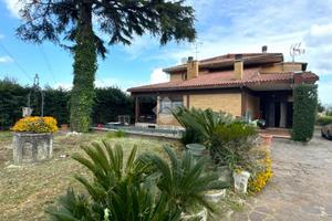 VILLA SINGOLA A SAN CESAREO