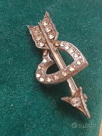 Spilla Yves  SAINT LAURENT + spilla PARIS