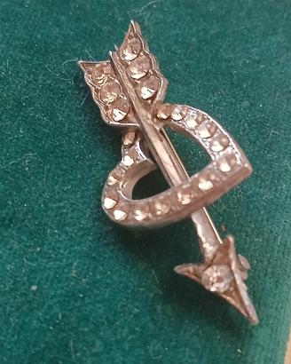 Spilla Yves  SAINT LAURENT + spilla PARIS