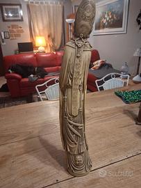 statua orientale maschile