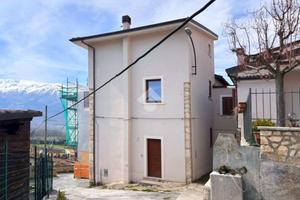 3 LOCALI A L'AQUILA
