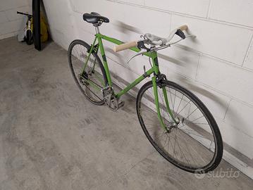 Bicicletta da corsa  rigenerata.