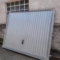 Porta basculante per garage