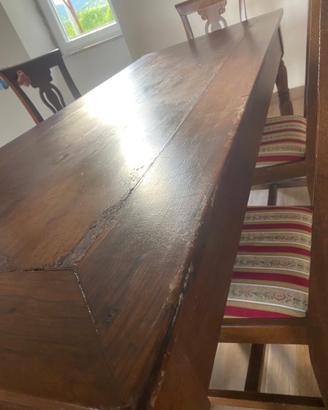 Tavolo in noce antico