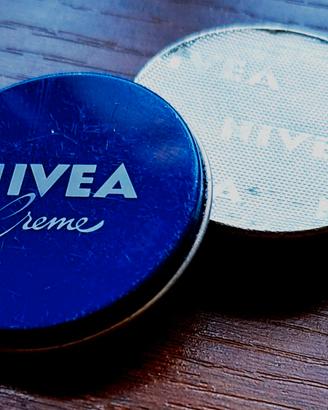 Nivea Crema Campioncino  In Metallo anni 80