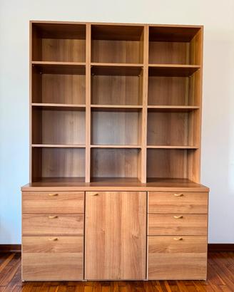 libreria attrezzata con cassetti e mobile centrale