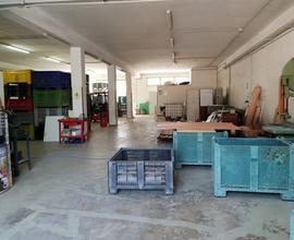 Laboratorio con deposito e porzione di piazzale