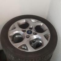 Cerchi gommati ford fiesta