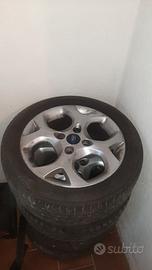 Cerchi gommati ford fiesta
