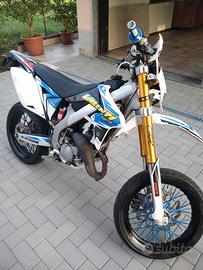Suzuki Valenti Racing RMEM 50