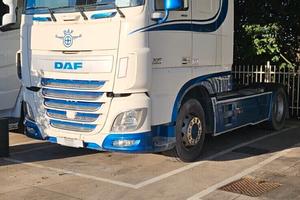 TRATTORE STRADALE DAF XF 460