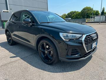 Audi Q3 35 TDI Business Advanced