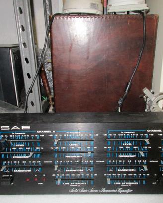 Equalizzatore parametrico da rack   SAE 1800