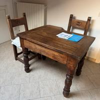 Tavolino vintage in noce
