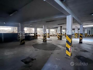 Garage 1000 mq con uffici