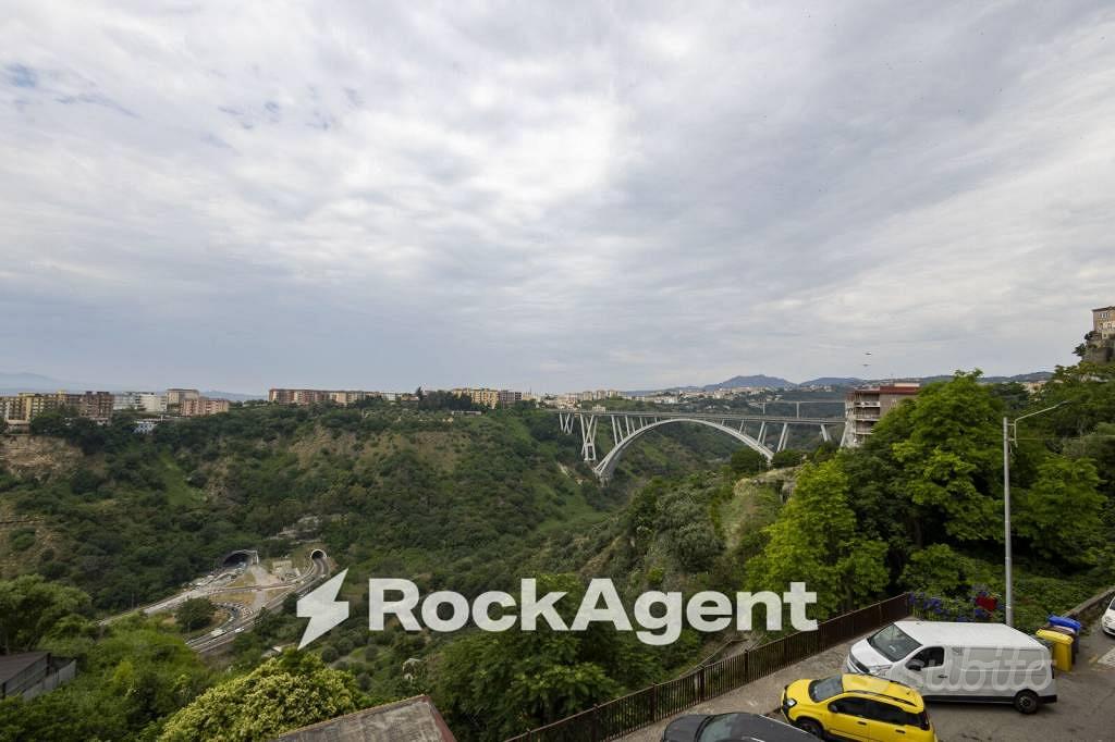 Appartamento di 160 m² con 5 locali a Catanzaro