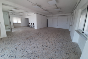 Locale commerciale 120mq