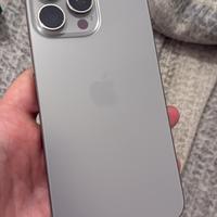 Iphone 15 Pro Max - 1 TB, + 6 cover + cavo