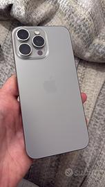 Iphone 15 Pro Max - 1 TB, + 6 cover + cavo