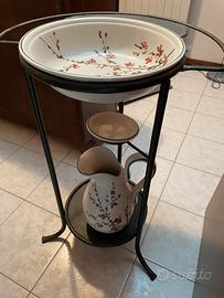Antico lavabo a colonna