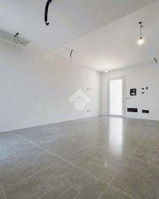 PORZIONE DI TRIFAMILIARE A CISTERNA DI LATINA