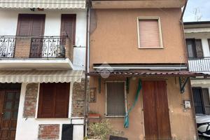 CASA DI CORTE A COSTA DE' NOBILI