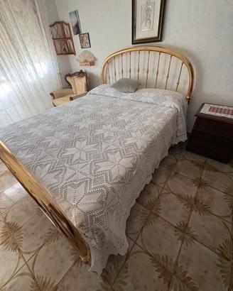 Coperta  matrimoniale  lavorata a mano  uncinetto