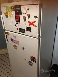Frigorifero con congelatore funzionante