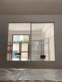 Finestra scorrevole in plexiglass 