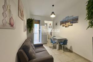 LUMINOSO BILOCALE IN CENTRO COMODO A TUTTI I SERVI