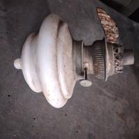 antica lampada  vintage ad olio in vetro opalino