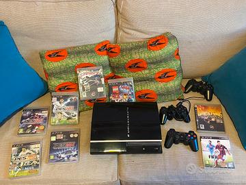 PlayStation 3 con 8 giochi e 3 controller 