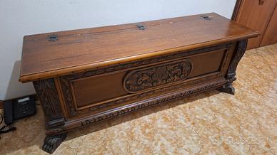 Cassapanca in legno