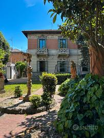 Villa indipendente con giardino privato