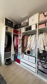 Armadio aperto bianco